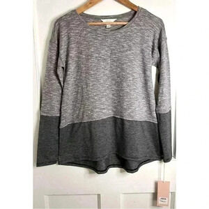 BNWT Women’s Sun and Shadows  Sweater in Grey Size Small